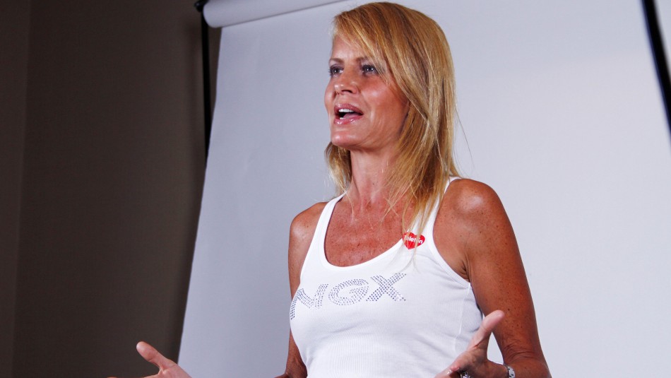Cecilia Bolocco lanza campaña contra el cáncer apoyada por su futuro esposo Cecilia Bolocco lanza campaña contra el cáncer apoyada por su futuro esposo