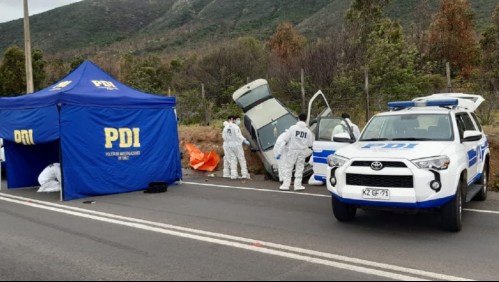 Encuentran cuerpo de hombre baleado al interior de su auto en Quintero