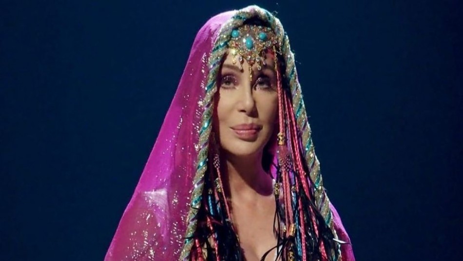 Cher reaparece en los Billboard y luce increíble a sus 74 años