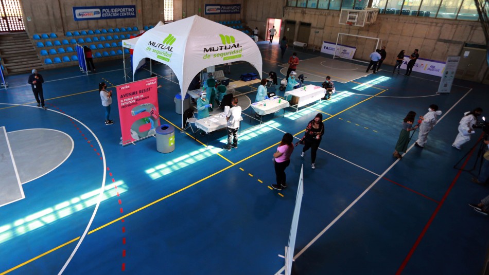 Estación Central. Estación Central toma test PCR a los vocales de mesa de cara al Plebiscito del 25 de octubre