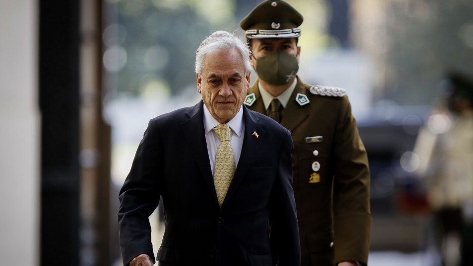 Piñera llega a La Moneda para analizar jornada de manifestaciones por aniversario del 18-O Piñera llega a La Moneda para analizar jornada de manifestaciones por aniversario del 18-O