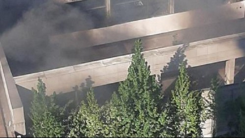 Incendio afecta a edificio de Mutual de Seguridad: Conserje es rescatado