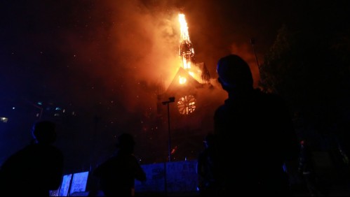 Incendio afecta nuevamente a la Iglesia de Carabineros