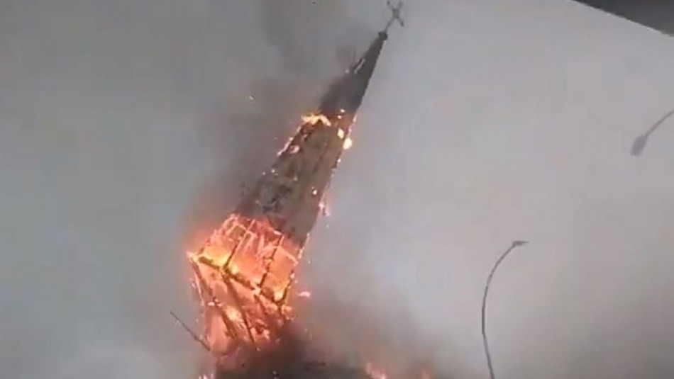 Caída de la cúpula de la Parroquia de la Asunción en Santiago. Impactante desplome de la cúpula de la Parroquia de la Asunción en Santiago