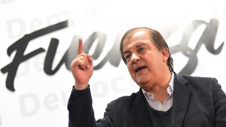 Francisco Vidal Francisco Vidal anuncia candidatura presidencial.