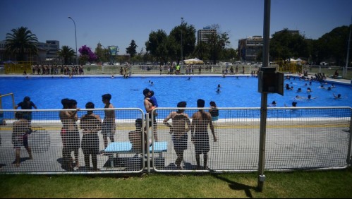 Minsal trabaja en protocolo para eventual apertura de piscinas