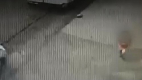 Solo y descalzo: Encuentran deambulando a niño de 3 años en Concepción