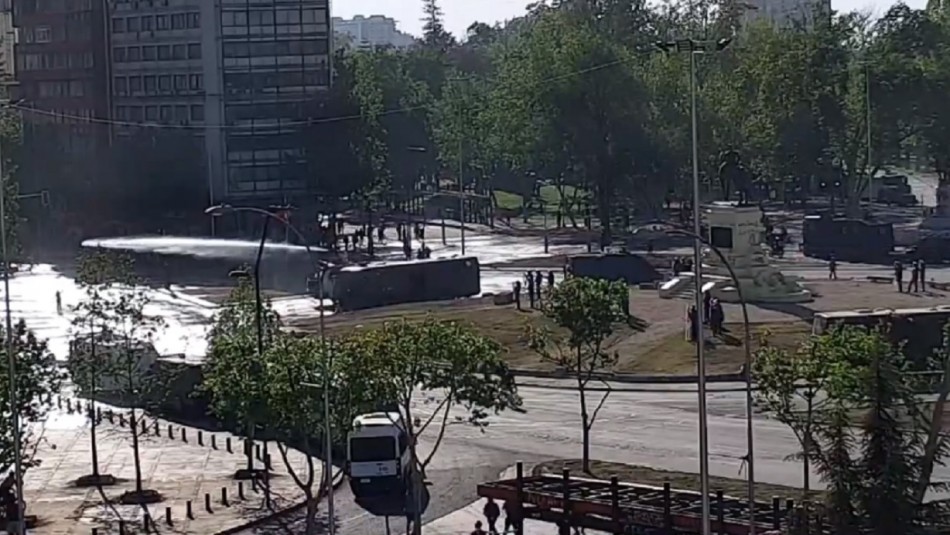 Se registra manifestación en Plaza Italia a dos días del Plebiscito Pequeños incidentes marcaron jornada de manifestaciones en Plaza Italia
