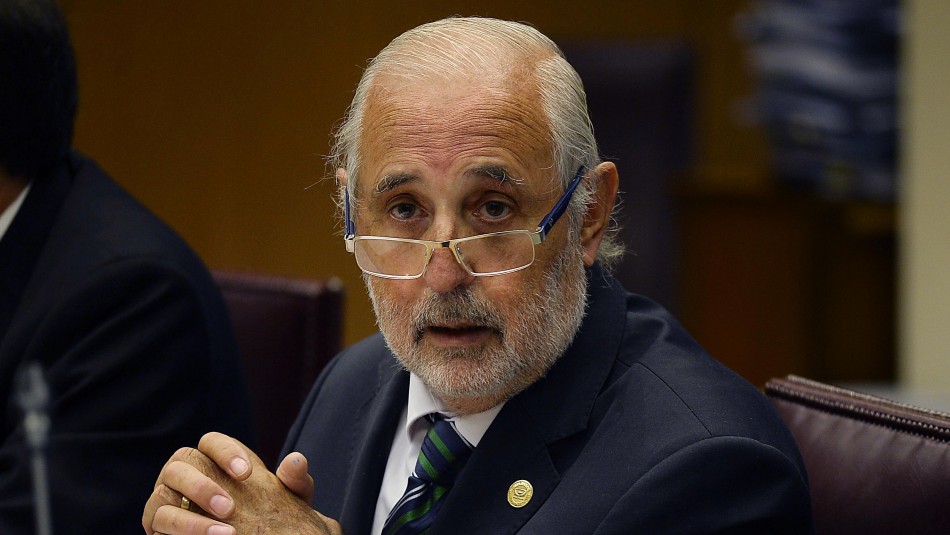 Jorge Abbott Plebiscito: Fiscal nacional dice que contagiados que vayan a votar serán perseguidos penalmente