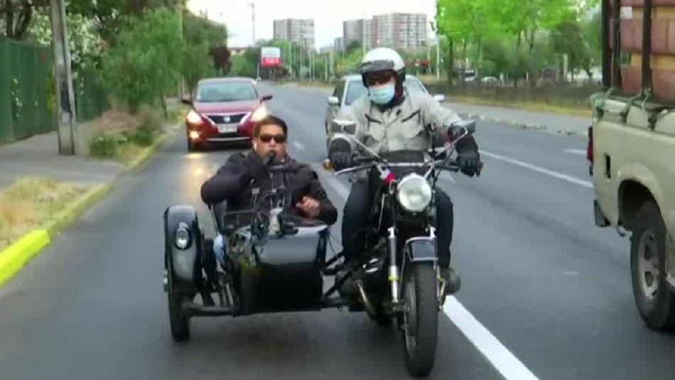 Plebiscito 2020: Periodista Marcelo González realiza recorrido electoral en moto ''sidecar'' Plebiscito 2020: Periodista Marcelo González realiza recorrido electoral en moto ''sidecar''