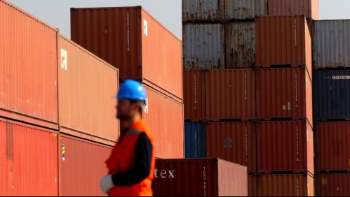 'Deberían ser al menos 800 mil pesos': Informe confirma bajos sueldos en Chile