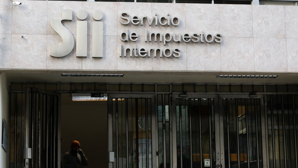 SII explica rebaja de $1.400 millones en impuestos para Penta por el pago de abogados SII explica rebaja de $1.400 millones en impuestos para Penta por el pago de abogados