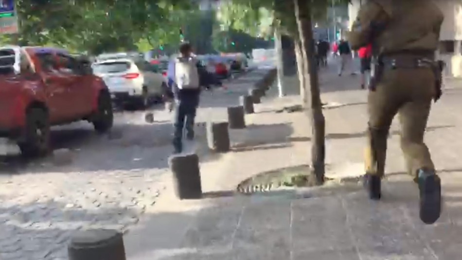 lanzazo Lanzazo cerca de La Moneda: Video muestra a carabineros persiguiendo a supuesto delincuente