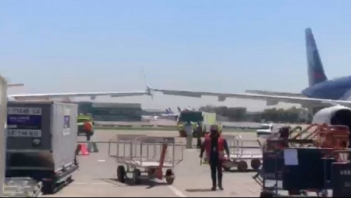 Reportan colisión de alas de aviones en la losa del Aeropuerto de Santiago