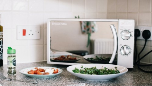 Cinco alimentos que no debes calentar en un microondas: Conoce sus efectos dañinos