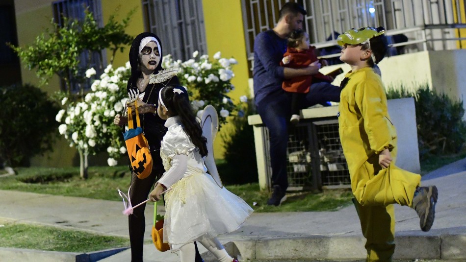 Minsal hace recomendaciones por celebración de Halloween: Mucho cuidado con las máscaras Minsal hace recomendaciones por celebración de Halloween: Mucho cuidado con las máscaras