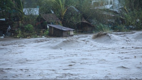 Vientos de hasta 225 km/h: Videos registran destructor paso del súper tifón Goni