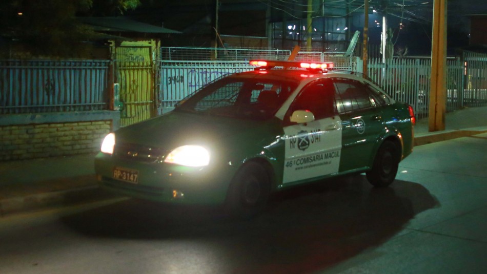 Detienen a cuatro hombres que efectuaron disparos en la vía pública: Armas serían de la PDI Detienen a cuatro hombres que efectuaron disparos en la vía pública: Armas serían de la PDI