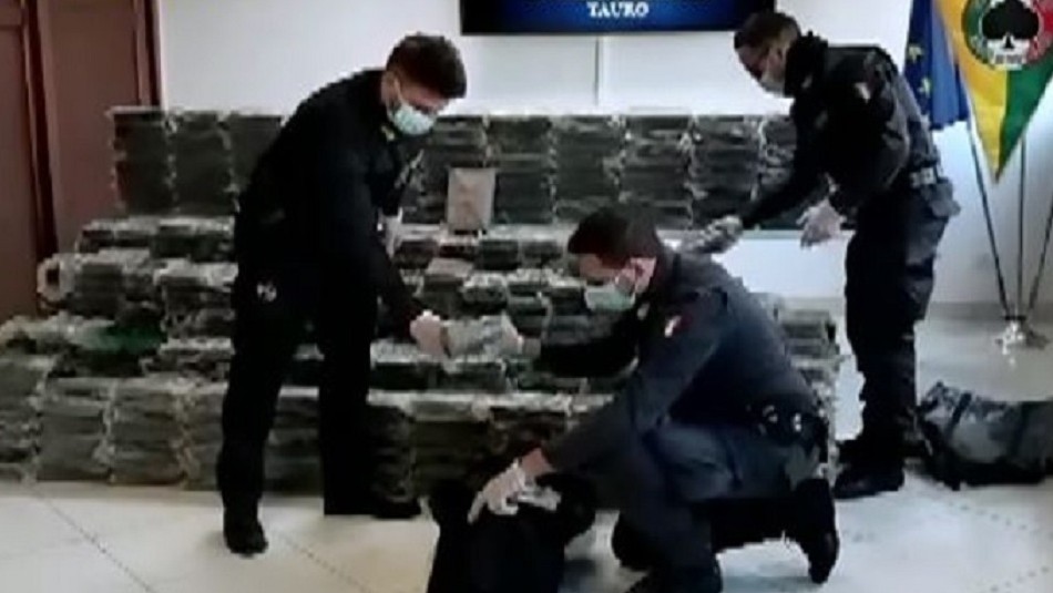 Con rayos X detectaron en Italia la cocaína escondida en choritos provenientes de Chile Con rayos X detectaron en Italia la cocaína escondida en choritos provenientes de Chile