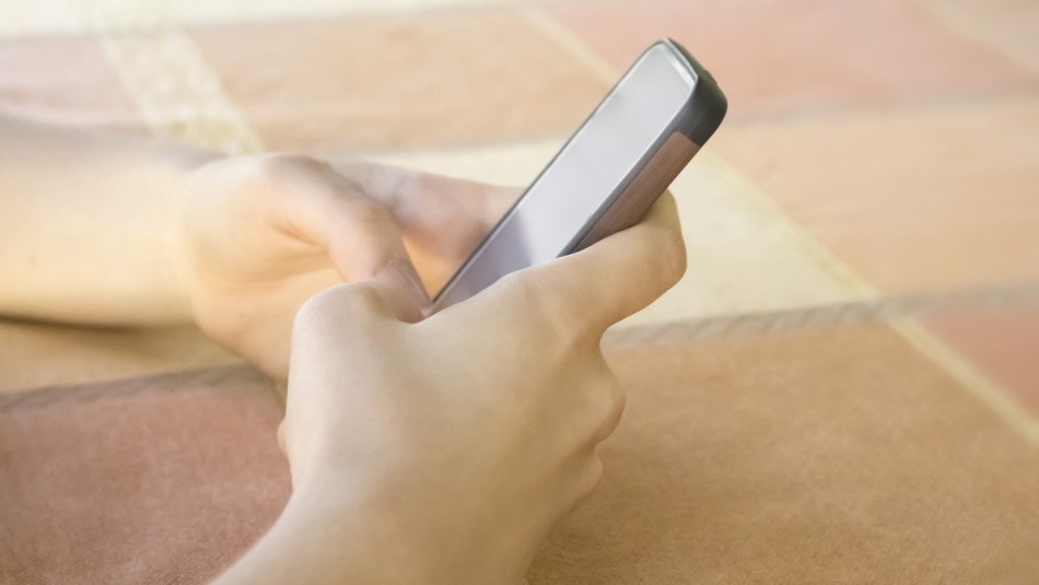 Mujer llama a cuidar a los niños luego que su hija casi muriera por reto en TikTok Mujer llama a cuidar a los niños luego que su hija casi muriera por reto en TikTok
