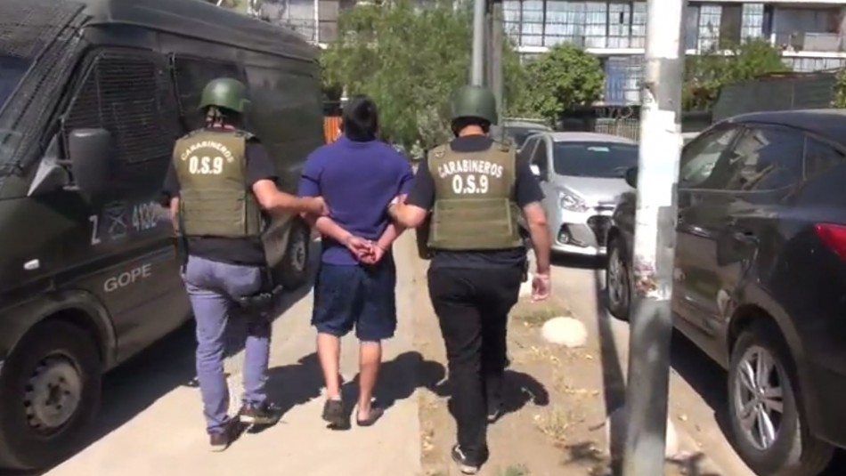 Detienen a hombre acusado de cometer una serie de asesinatos en Santiago Detienen a hombre acusado de cometer una serie de asesinatos en Santiago