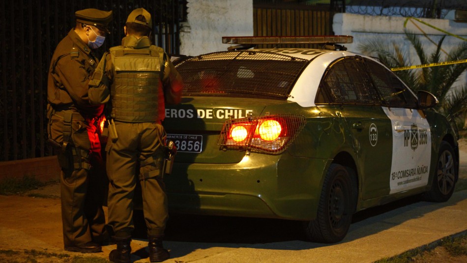 Familia sufre encerrona cerca de un peaje en Colina Familia sufre encerrona cerca de un peaje en Colina