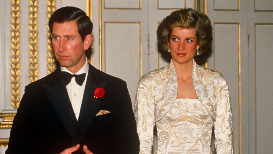 The Crown: Foto revela parecido entre Diana y Carlos con los actores que los interpretaron The Crown: Foto revela parecido entre Diana y Carlos con los actores que los interpretaron
