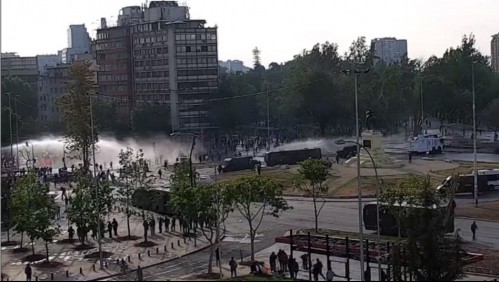 Incidentes, cortes de tránsito y cierre de estación de Metro por manifestaciones en Plaza Italia
