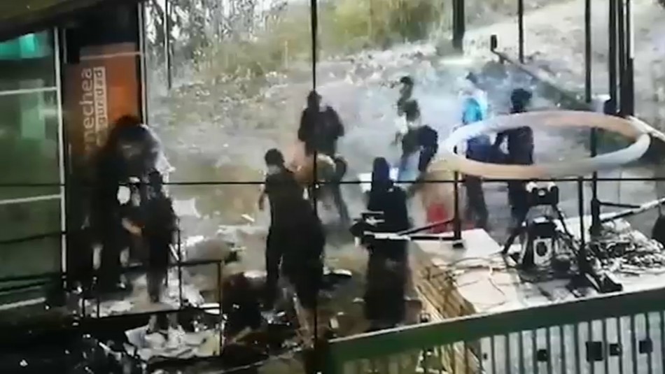 Incidentes Cerro 18 Alcalde de Lo Barnechea descarta desalojo de campamento en Cerro 18 tras incidentes