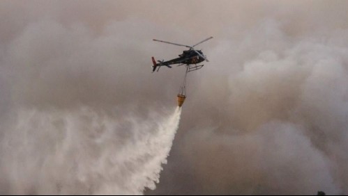 Ecocopter en estado de alerta y combatiendo  incendios forestales desatados en Chile