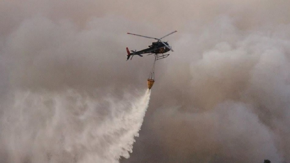 Ecocopter en estado de alerta y combatiendo incendios forestales desatados en Chile Ecocopter en estado de alerta y combatiendo incendios forestales desatados en Chile