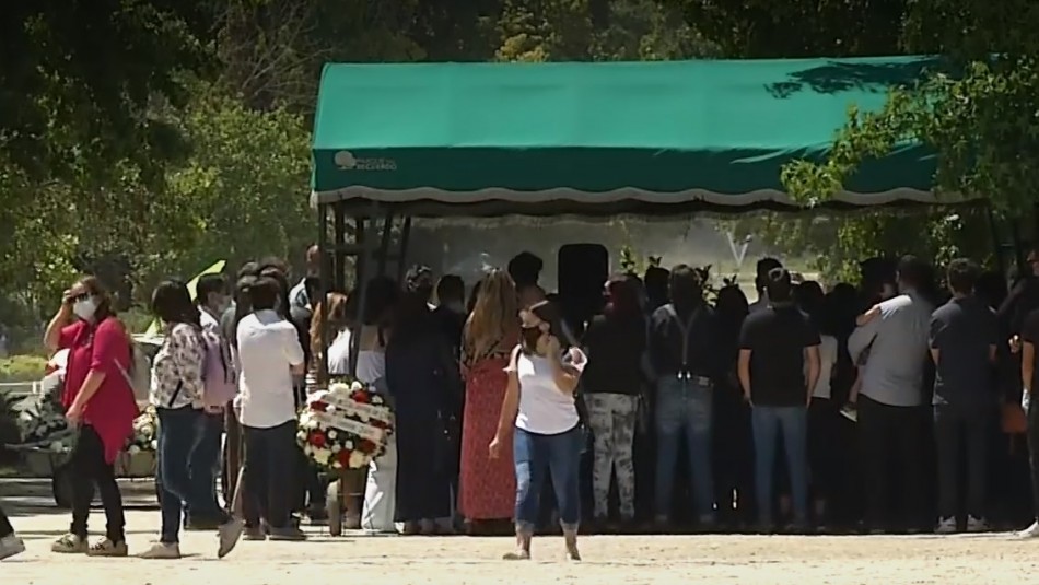 Funeral de Julio Videla Funeral de Julio Videla se desarrolló con masiva asistencia en cementerio Parque del Recuerdo