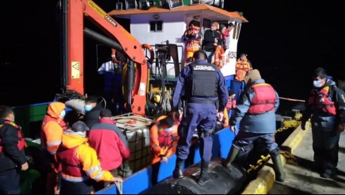 Armada rescató a 22 personas a bordo de embarcación que sufrió accidente en Puerto Natales