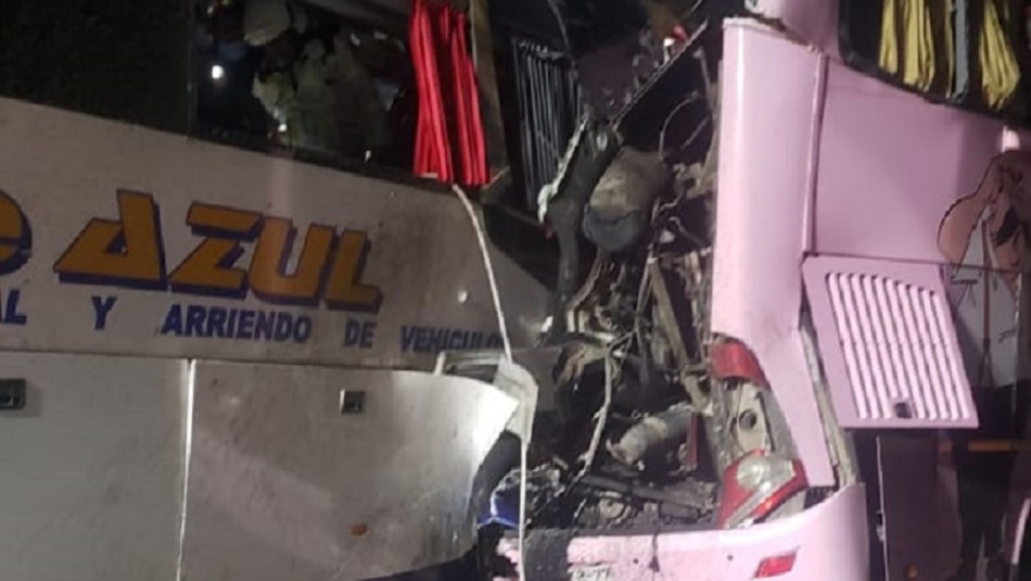 Al menos 20 personas heridas deja colisión por alcance entre cuatro buses en Iquique Al menos 20 personas heridas deja colisión por alcance entre cuatro buses en Iquique