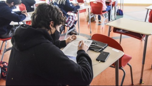 Colegios apuestan por la educación híbrida: Combinar clases virtuales con presenciales