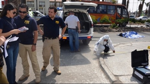 Condenan a hombre que apuñaló y asesinó a su exesposa en plena calle en Arica