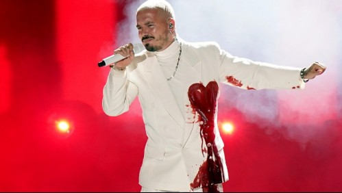 Grammy Latinos: J Balvin quedó manchado de 'sangre' en su show y emocionó en redes sociales