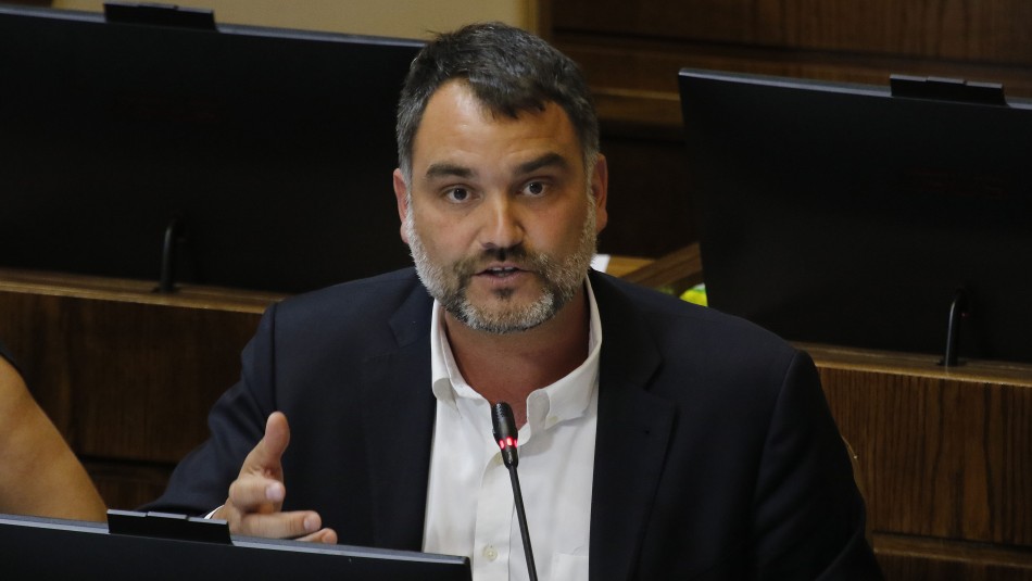 Javier Macaya Macaya se disculpa por llamar