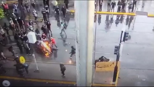 Manifestante resulta quemado tras intentar lanzar bomba molotov a Carabineros
