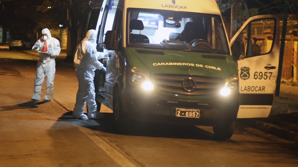 Imagen referencial Investigan muerte de joven en Recoleta: Recibió disparo mientras manipulaba arma con su pololo