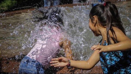 34° de calor en Santiago: Meteorología emite alerta de altas temperaturas en varias regiones