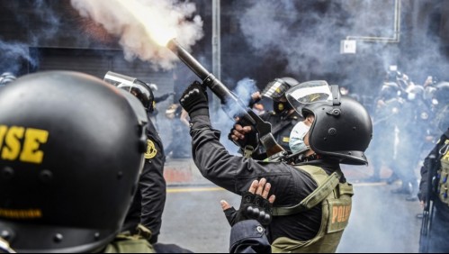 Presidente de Perú ordena reformar la policía tras represión a manifestantes