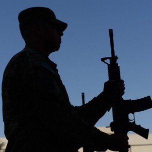 Soldado habría sido violado por doce compañeros dentro de regimiento argentino Soldado habría sido violado por doce compañeros dentro de regimiento argentino