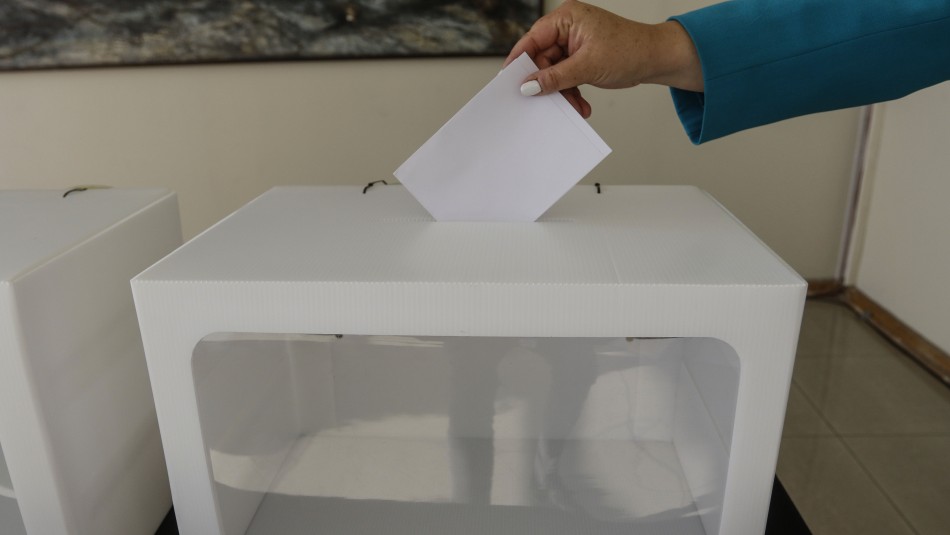 Adelantar elecciones Presentan proyecto para adelantar elecciones presidenciales y parlamentarias para abril de 2021