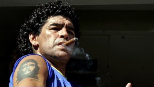 Murió Maradona, el astro de fútbol que gambeteó la vida
