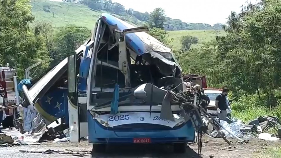 accidente brasil taguai Al menos 37 muertos deja choque de camión con autobús en Brasil
