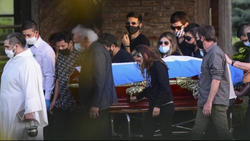 Empleado de funeraria que se fotografió con cadáver de Maradona rompió su silencio