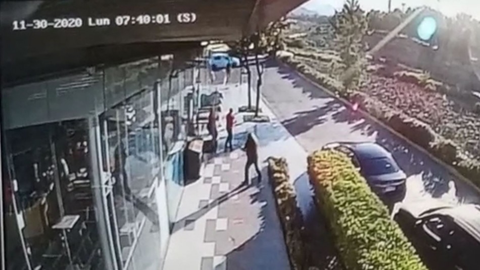 asalto auto briones Video registra momento en que escolta de Briones repele presunto robo que termina con un muerto