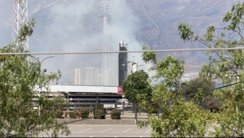 Bomberos controla incendio al interior del Estadio Monumental de Colo Colo