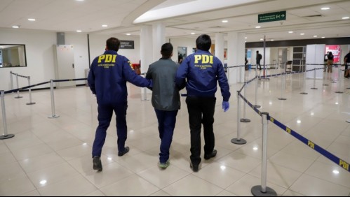 Llega extraditado de Brasil hombre buscado por robo a banco donde murió un guardia